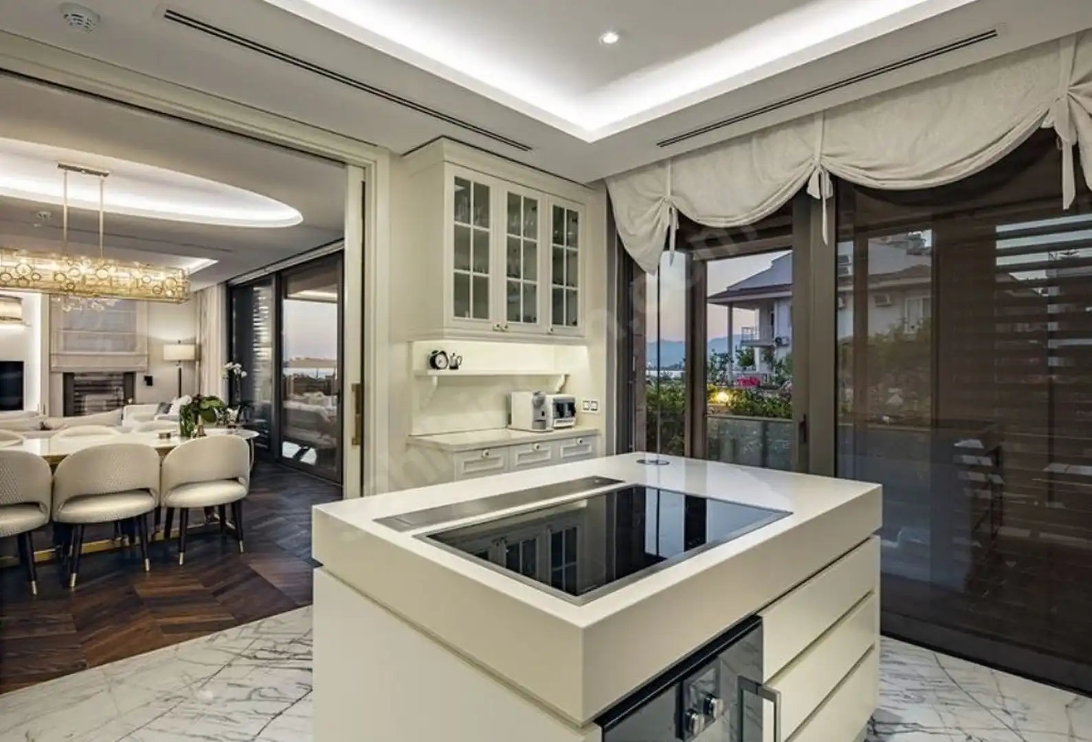 Изображение Виллы на первой линии от моря в Фетхие/Бабаташи